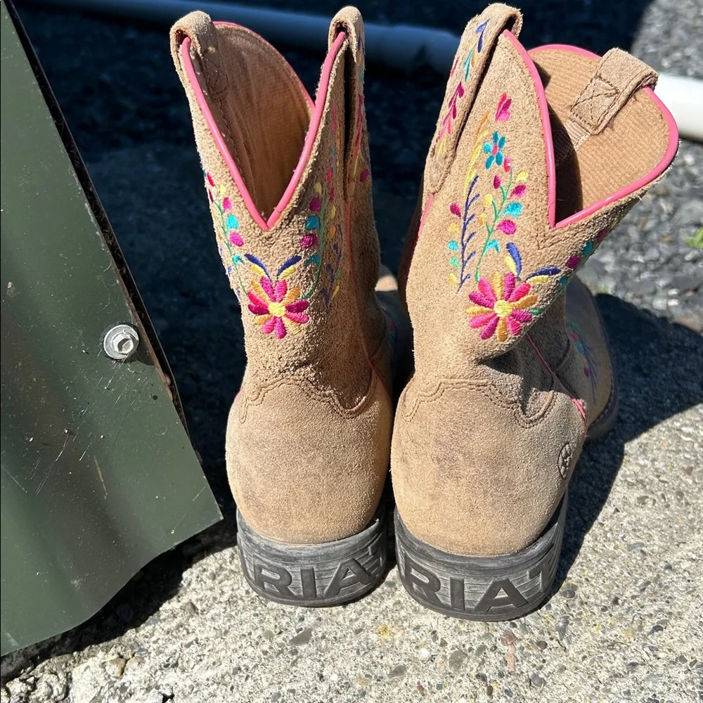 ARIAT “Wiggle Room” kids western boots sz: 2.5 - floral embroidery - Picture 4 of 11